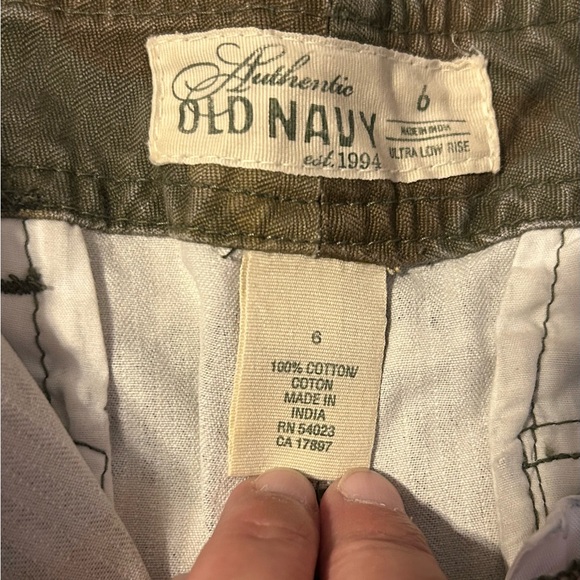 Y2K Old Navy Distressed Camo Mini Skirt Cargo Pockets Frayed Hem Women’s Size 6 - Picture 8 of 9